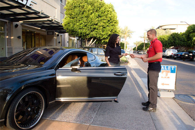 Restaurant Valet Services by American Parking & Services in Tuscan